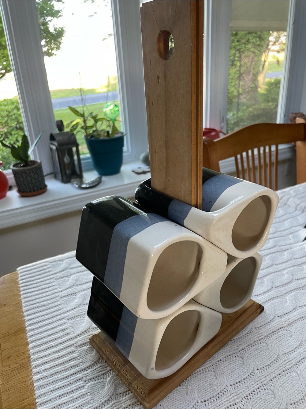 4 Stackable Ceramic Padilla style mugs with wooden stand Cream, Blue & Black